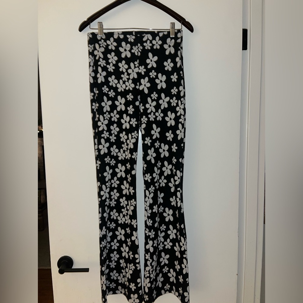 urban outfitters flower pants